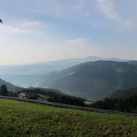 House On The Hill Holiday home Ojstrica